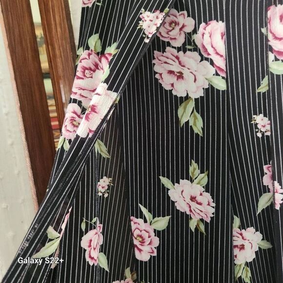 K1 Meek black/pink floral palazzo pants - Picture 5 of 10